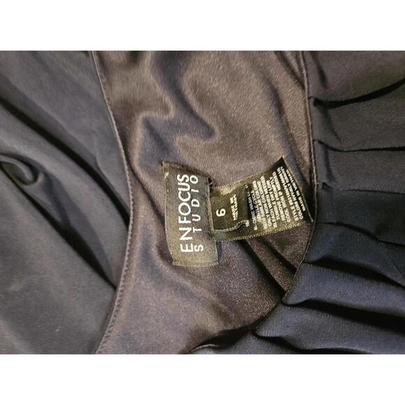 En focus Navy Blue and Green Color Block Dress 840 - Picture 5 of 5